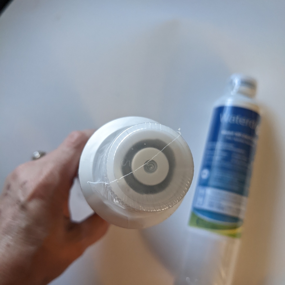 Two New Waterdrop DA29-00020B Refrigerator Water Filter, Replacement  - Picture 5 of 7